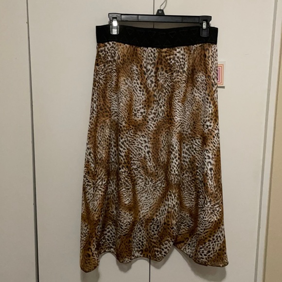 M NWT LuLaRoe Lola